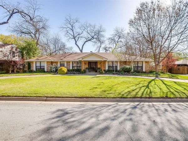 1205 Shady Creek Drive, Euless, TX 76040