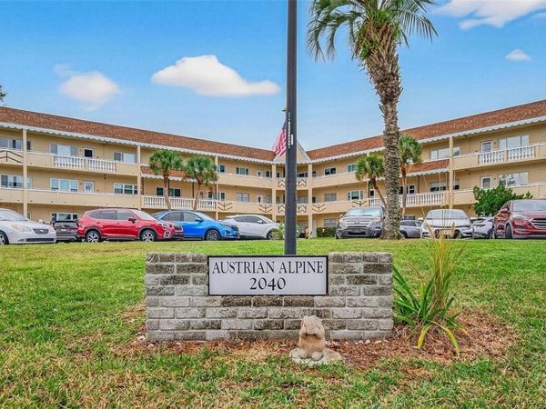 2040 WORLD PARKWAY BOULEVARD, Unit 12, CLEARWATER, FL 33763