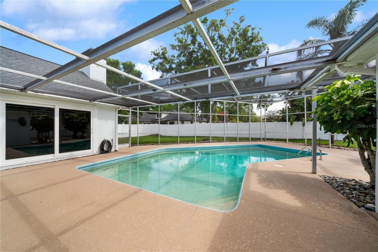 2869 Weathersfield Court, Clearwater, FL 33761 Photo