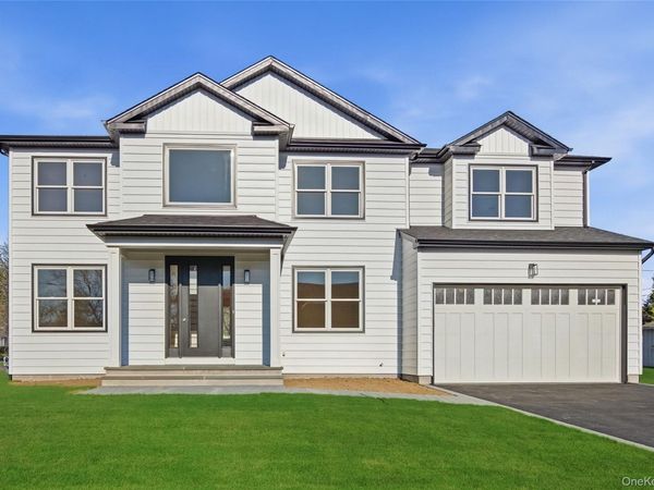 16 Otsego Place , Jericho, NY 11753