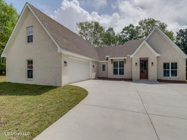 5586 E Diamondhead Drive, Diamondhead, MS 39525