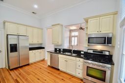 192 Wentworth Street photo 4