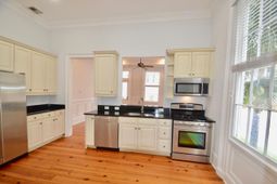 192 Wentworth Street photo 4