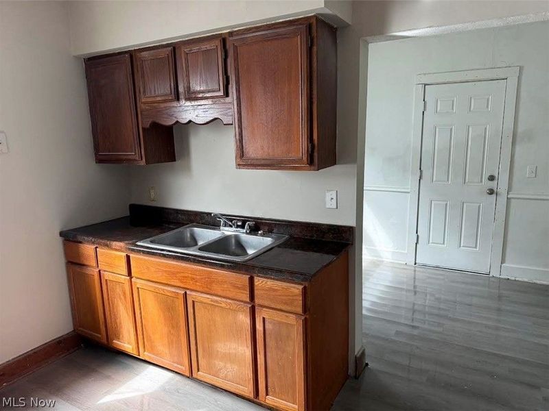 4464 W 28th Street, Cleveland, OH 44109 Photo 3