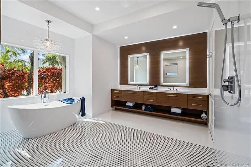 2941 Lake Drive, Singer Island, FL 33404 Photo