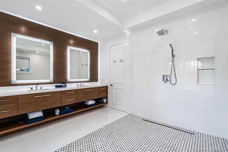 2941 Lake Drive, Singer Island, FL 33404 Photo