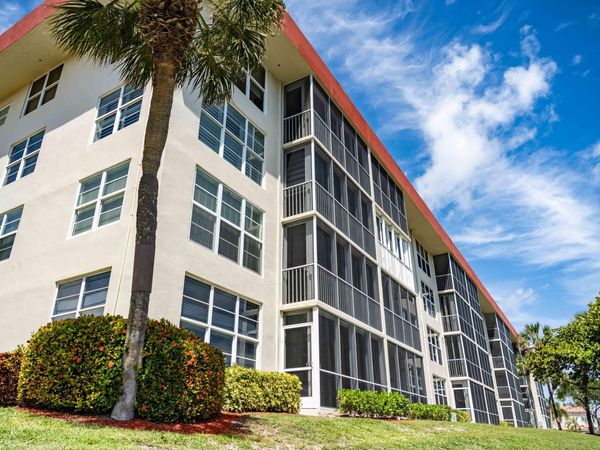 3180 NE 48th Court, Unit 201, Lighthouse Point, FL 33064