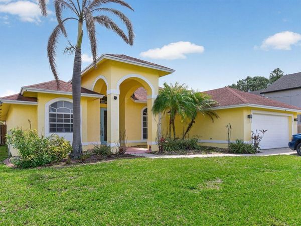 5785 NW Dublin Drive, Port St. Lucie, FL 34986