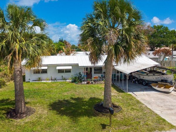 3141 NE Spruce Ridge Avenue, Jensen Beach, FL 34957