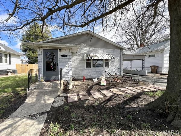715 Springfield Road , Gillespie, IL 62033