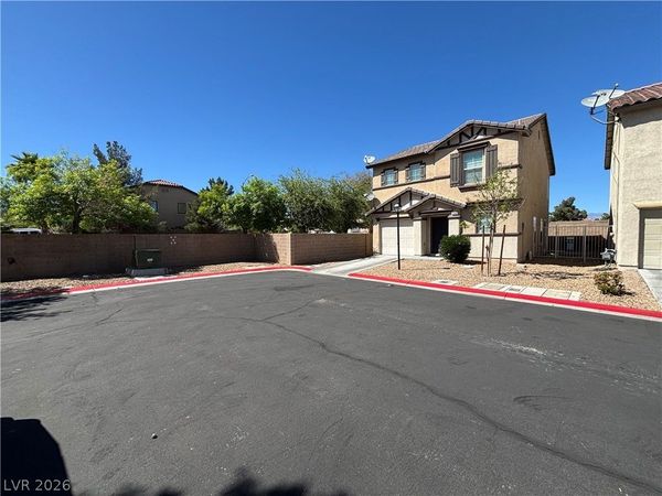 7260 Platinum Peak Avenue , Las Vegas, NV 89129