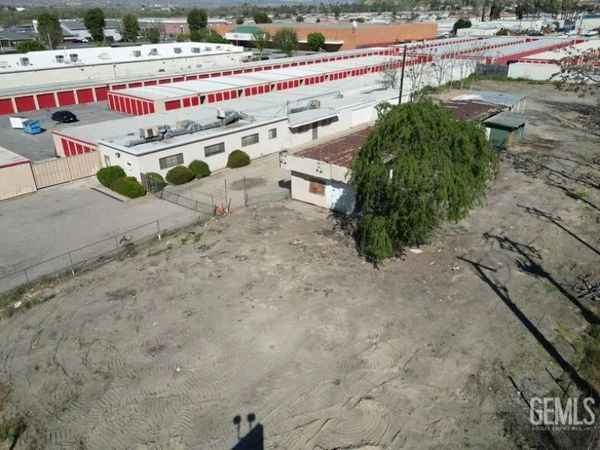 4000 Chester Avenue, Bakersfield, CA 93301