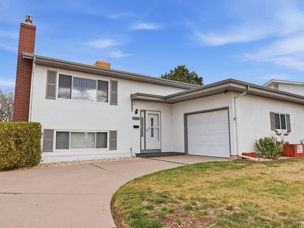 2130 Oakwood Lane, Pueblo, CO 81005