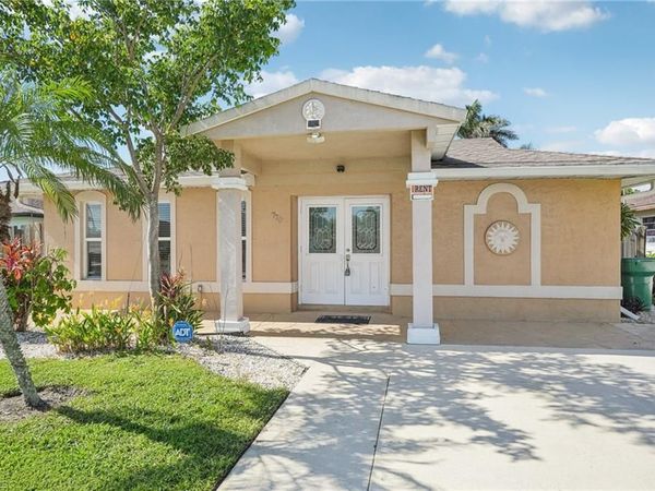 770 93rd AVE N, NAPLES, FL 34108