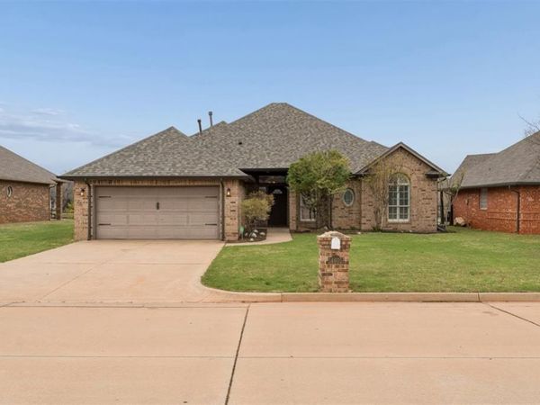 14605 N Waterfront Road, Edmond, OK 73013