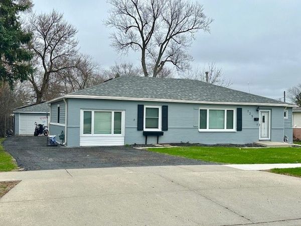 725 CUMBERLAND Street , Hoffman Estates, IL 60169