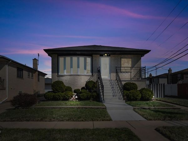 1060 Lucas Street , Calumet City, IL 60409