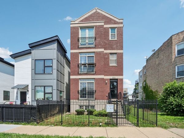 2826 W Harrison Street, Unit 1, Chicago, IL 60612