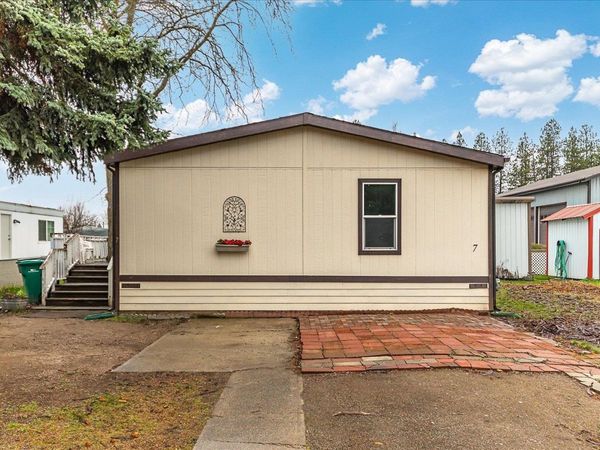 3925 E Farwell Rd, Mead, WA 99021