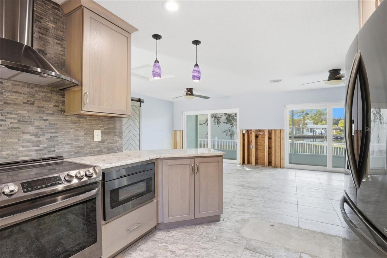 302 Georgia Avenue , Crystal Beach, FL 34681 Photo