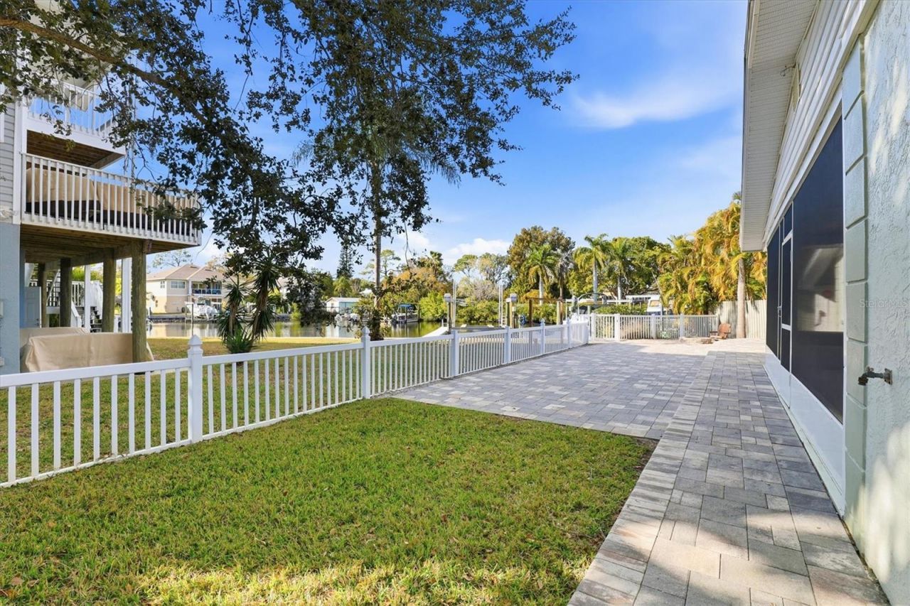 302 Georgia Avenue , Crystal Beach, FL 34681 Photo