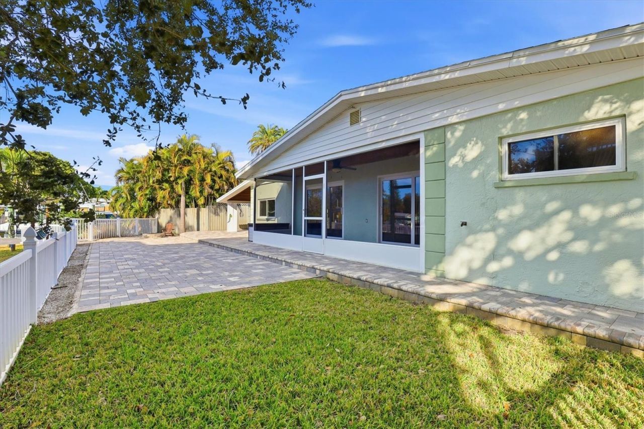 302 Georgia Avenue , Crystal Beach, FL 34681 Photo