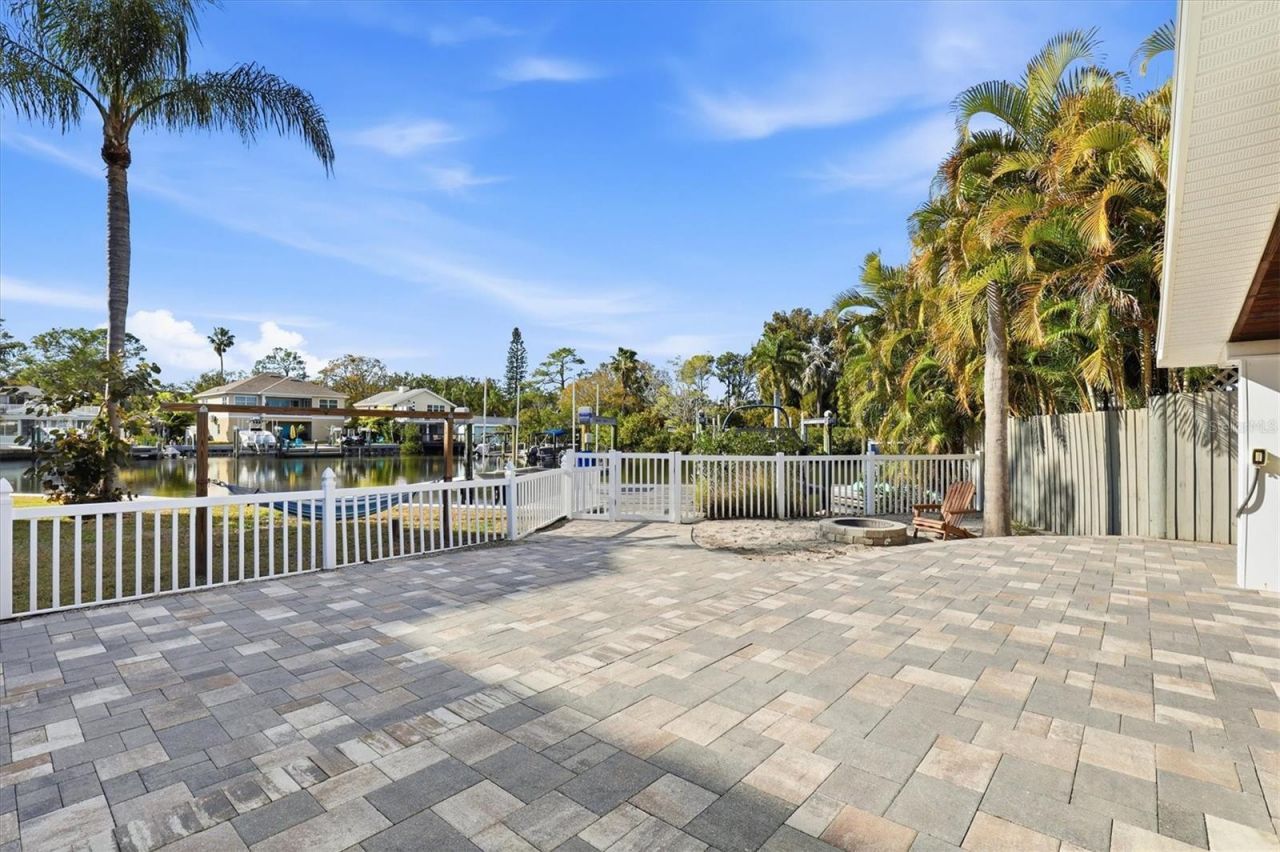 302 Georgia Avenue , Crystal Beach, FL 34681 Photo