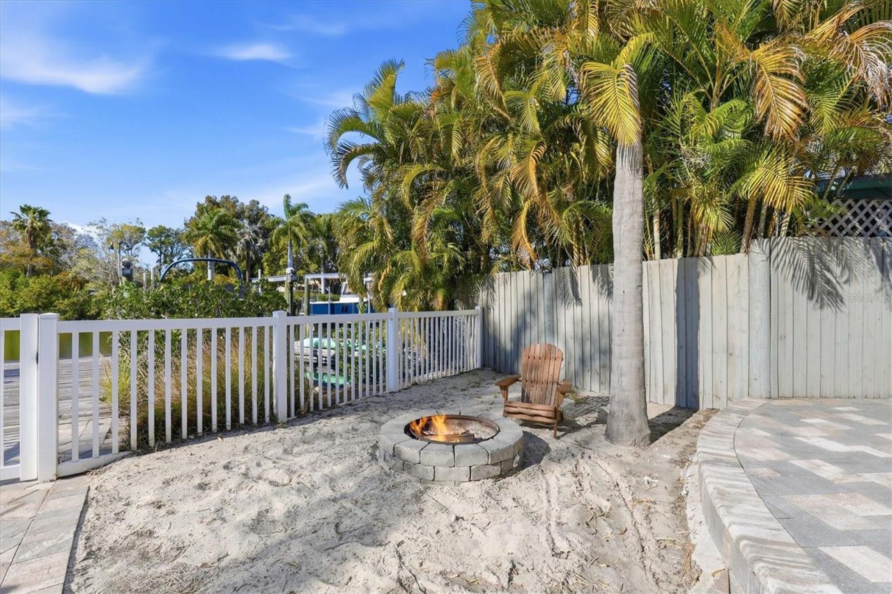 302 Georgia Avenue , Crystal Beach, FL 34681 Photo