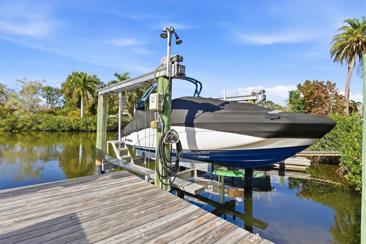 302 Georgia Avenue , Crystal Beach, FL 34681 Photo