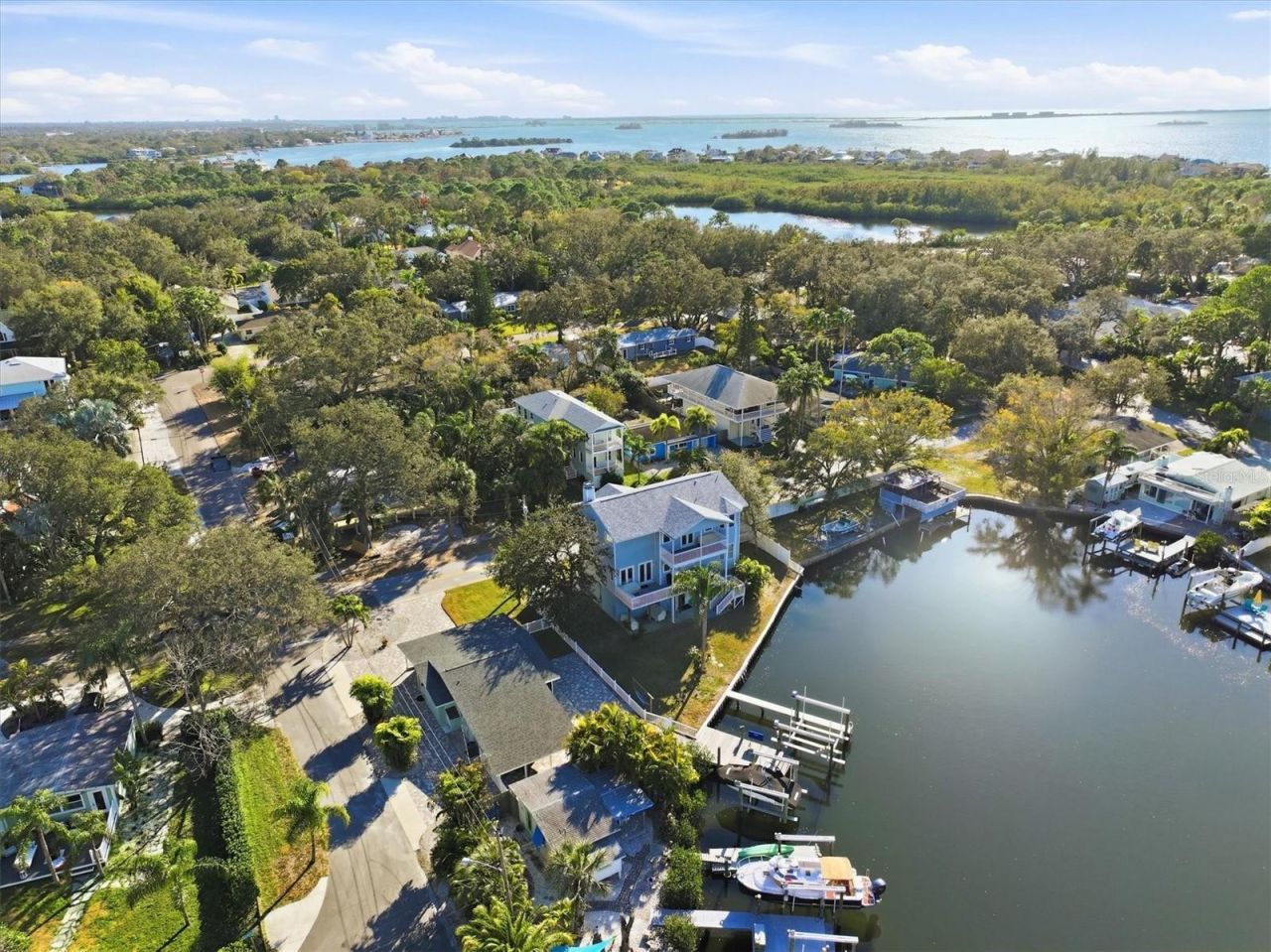 302 Georgia Avenue , Crystal Beach, FL 34681 Photo