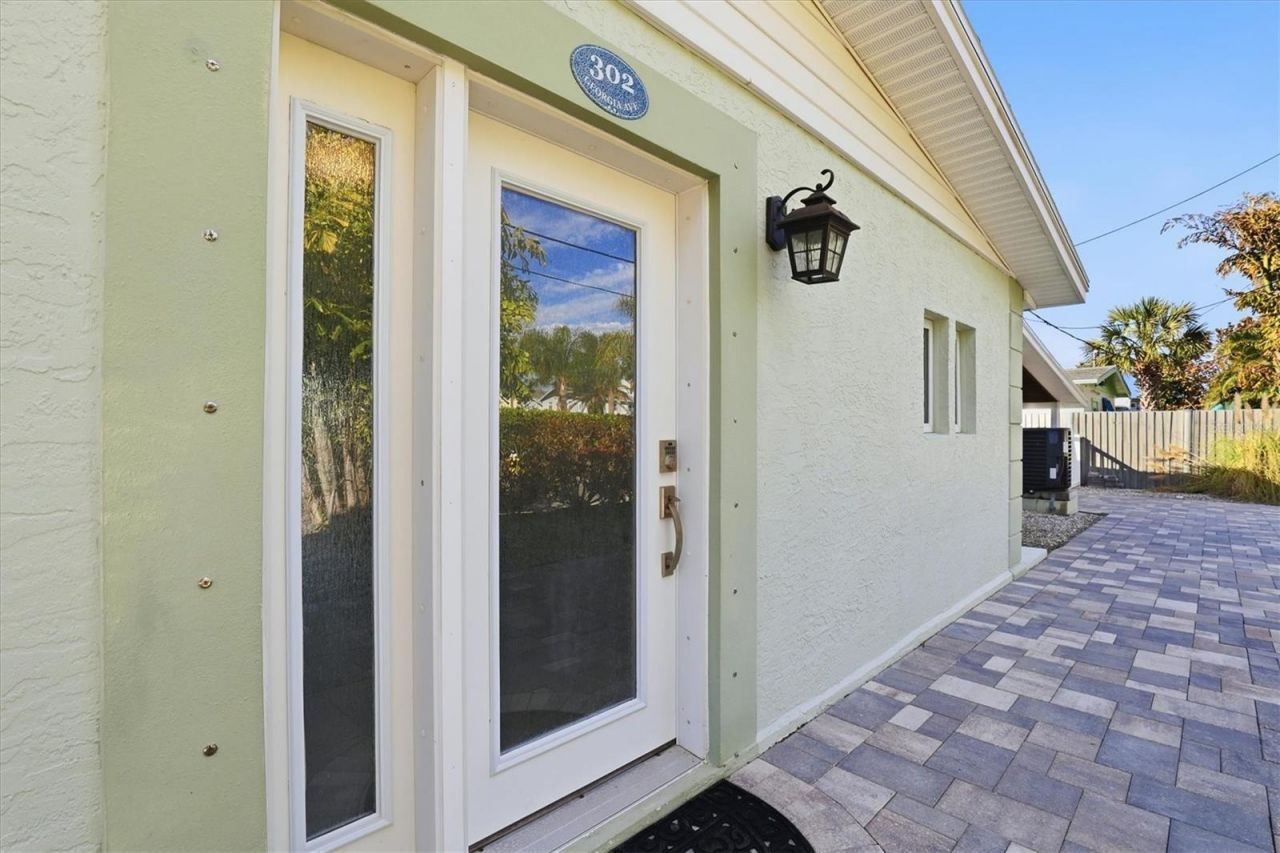 302 Georgia Avenue , Crystal Beach, FL 34681 Photo