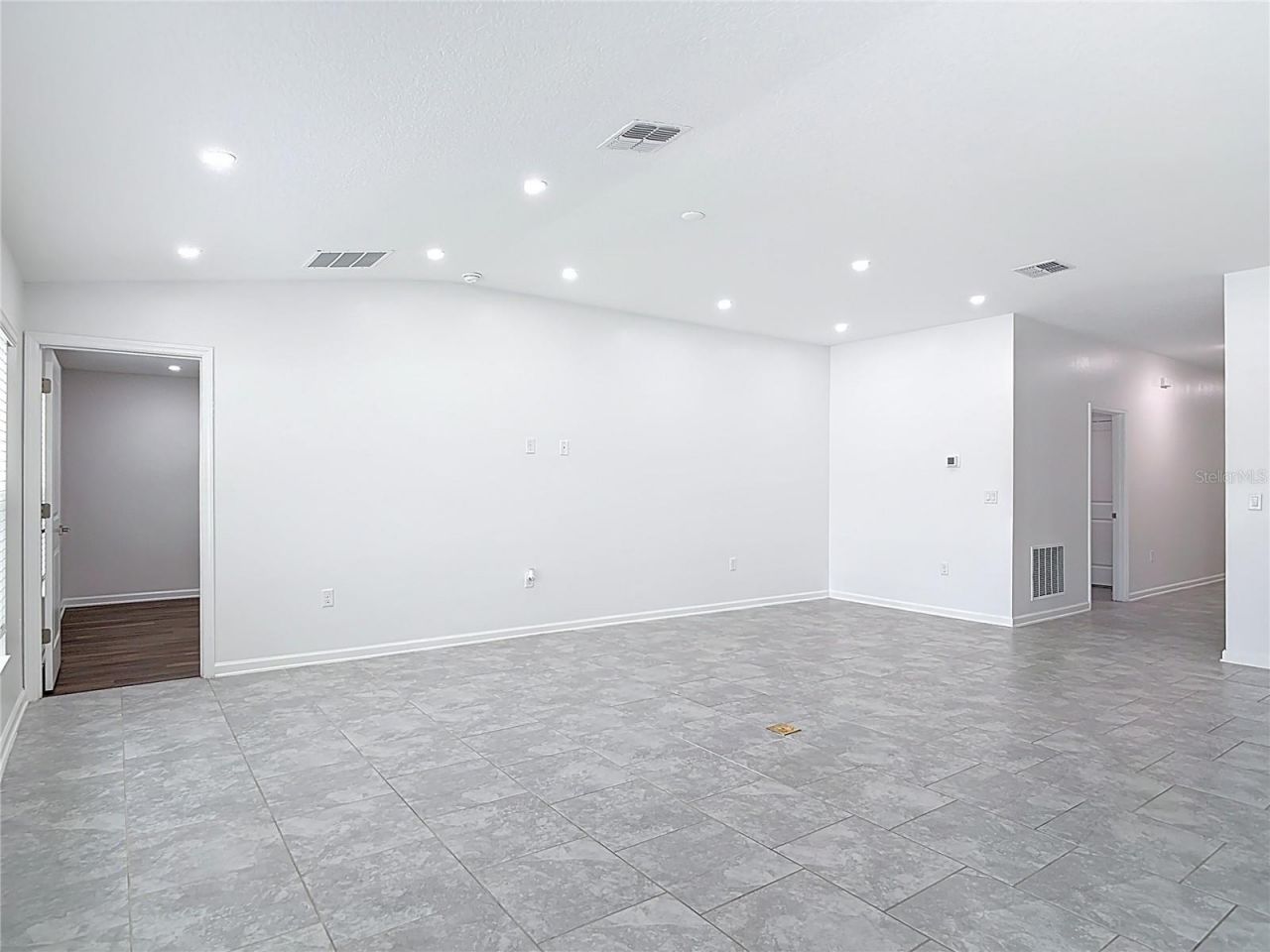 1312 Peach Creek Drive , Osteen, FL 32764 Photo