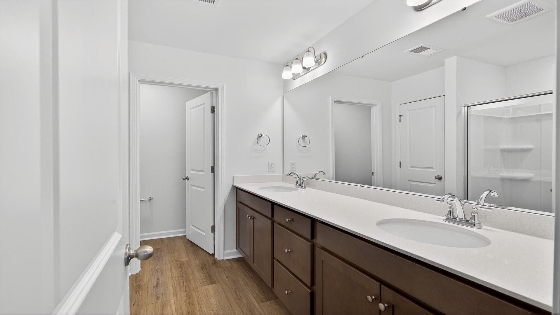 4633 Forest Hills Drive Photo 13