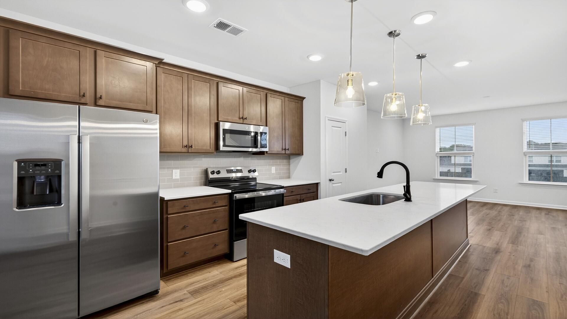 4633 Forest Hills Drive Photo 3