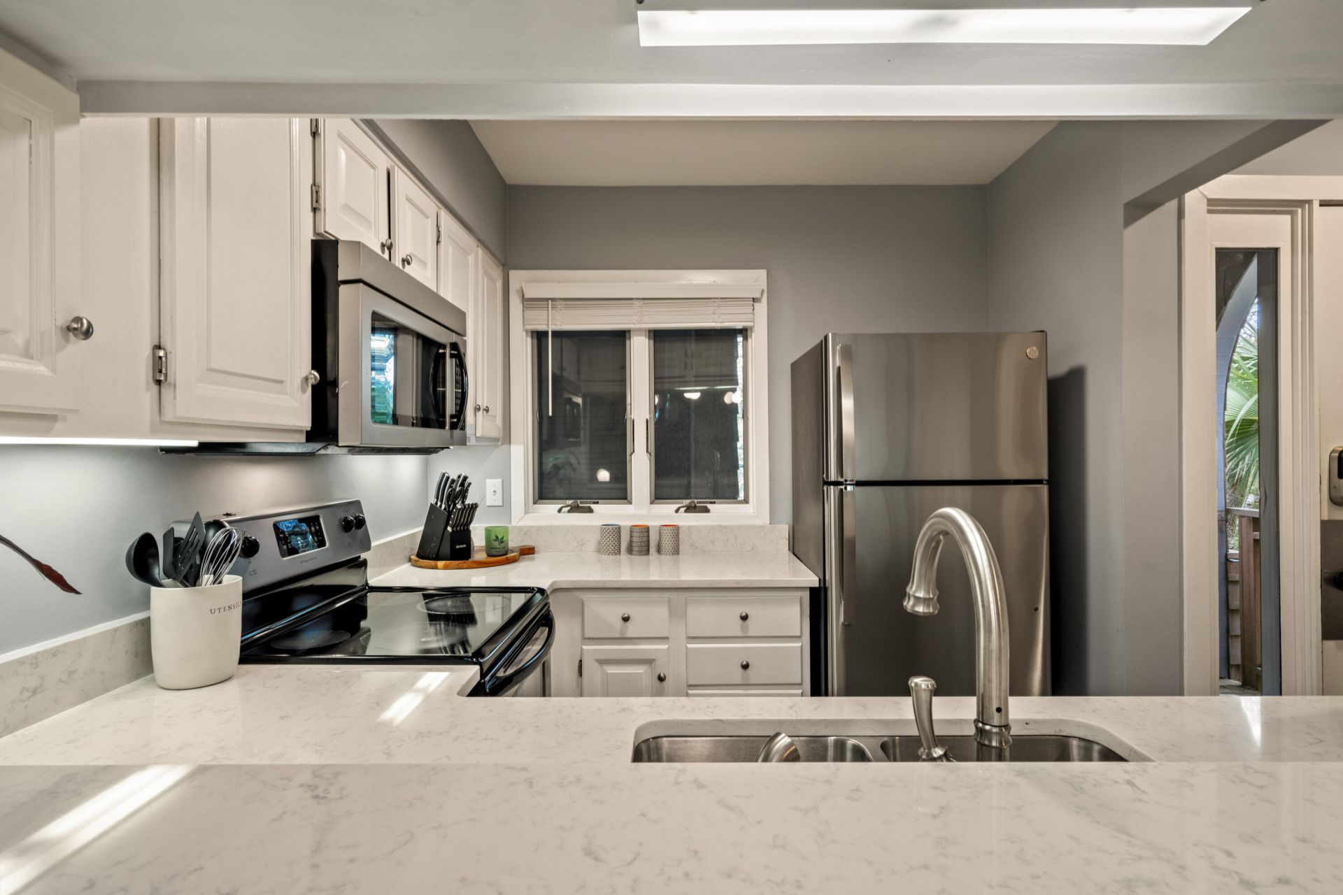 4339 Sea Forest Drive Photo 9