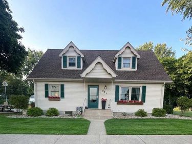 203 5th Avenue N, Lakefield, MN 56150