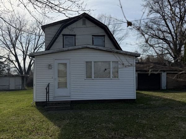 2403 Deets Road , Sterling, IL 61081