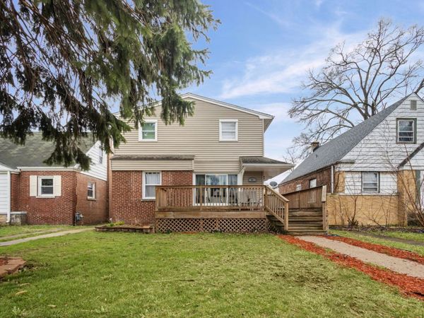 41 166th Place , Calumet City, IL 60409