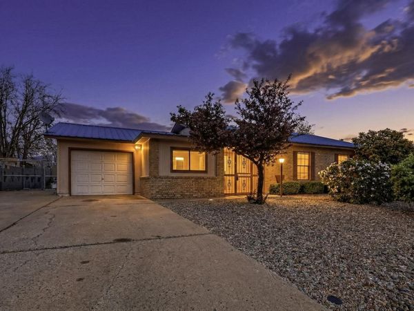 510 Stallion Road SE, Rio Rancho, NM 87124