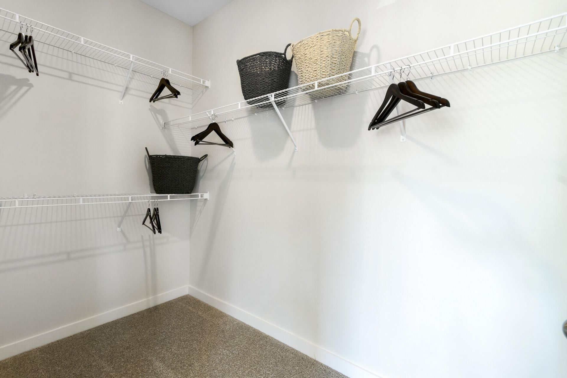 433 Caledon Court Photo 37