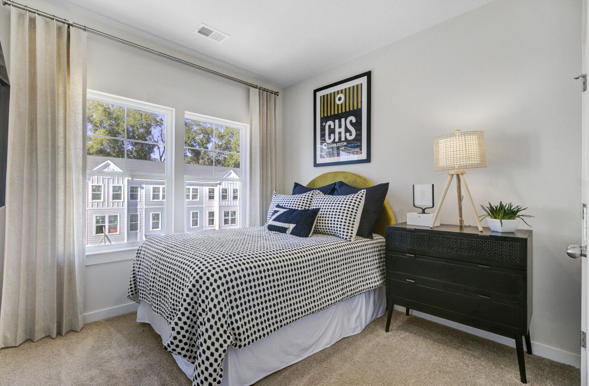 433 Caledon Court Photo 43