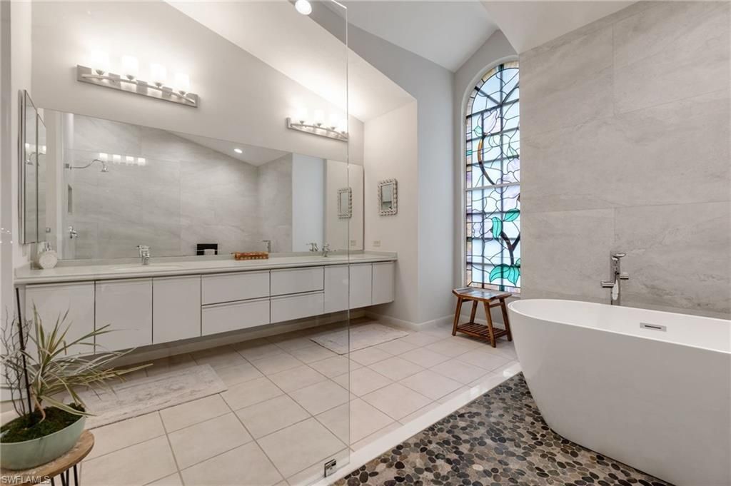 1380 Bald Eagle Dr, Naples, FL 34105 Photo
