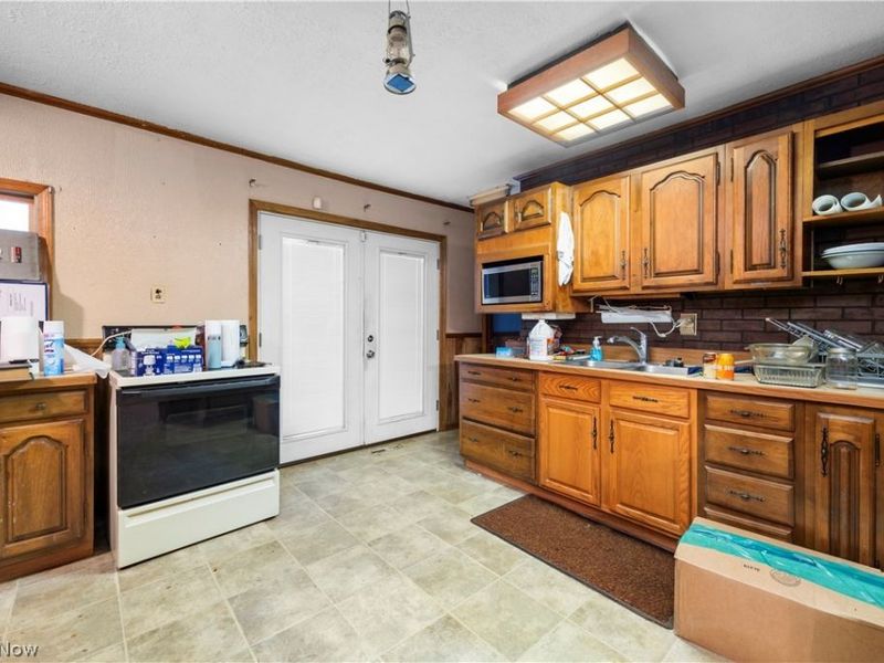 14307 Darrow Road , Vermilion, OH 44089 Photo 10