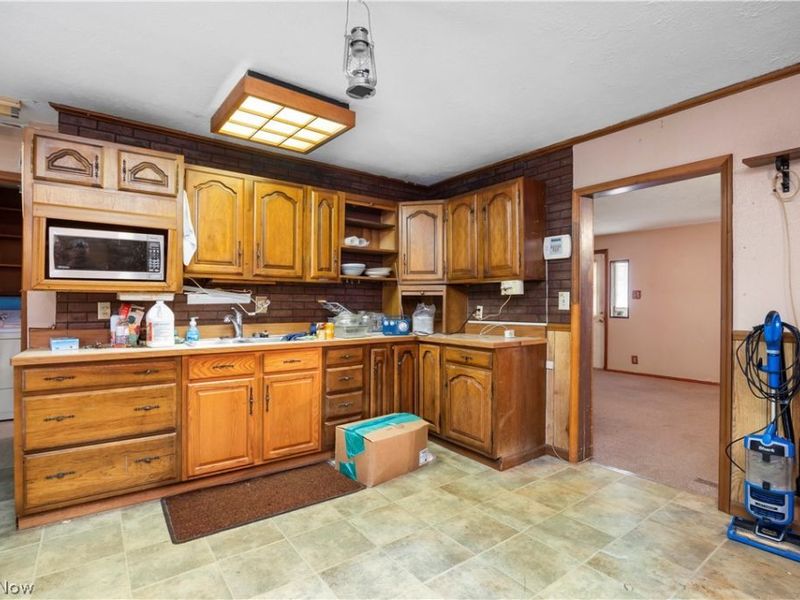 14307 Darrow Road , Vermilion, OH 44089 Photo 11