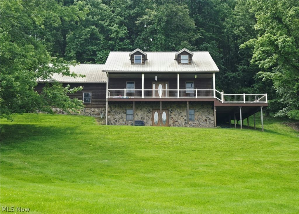 1865 Cassingham Hollow Drive, Coshocton, OH 43812