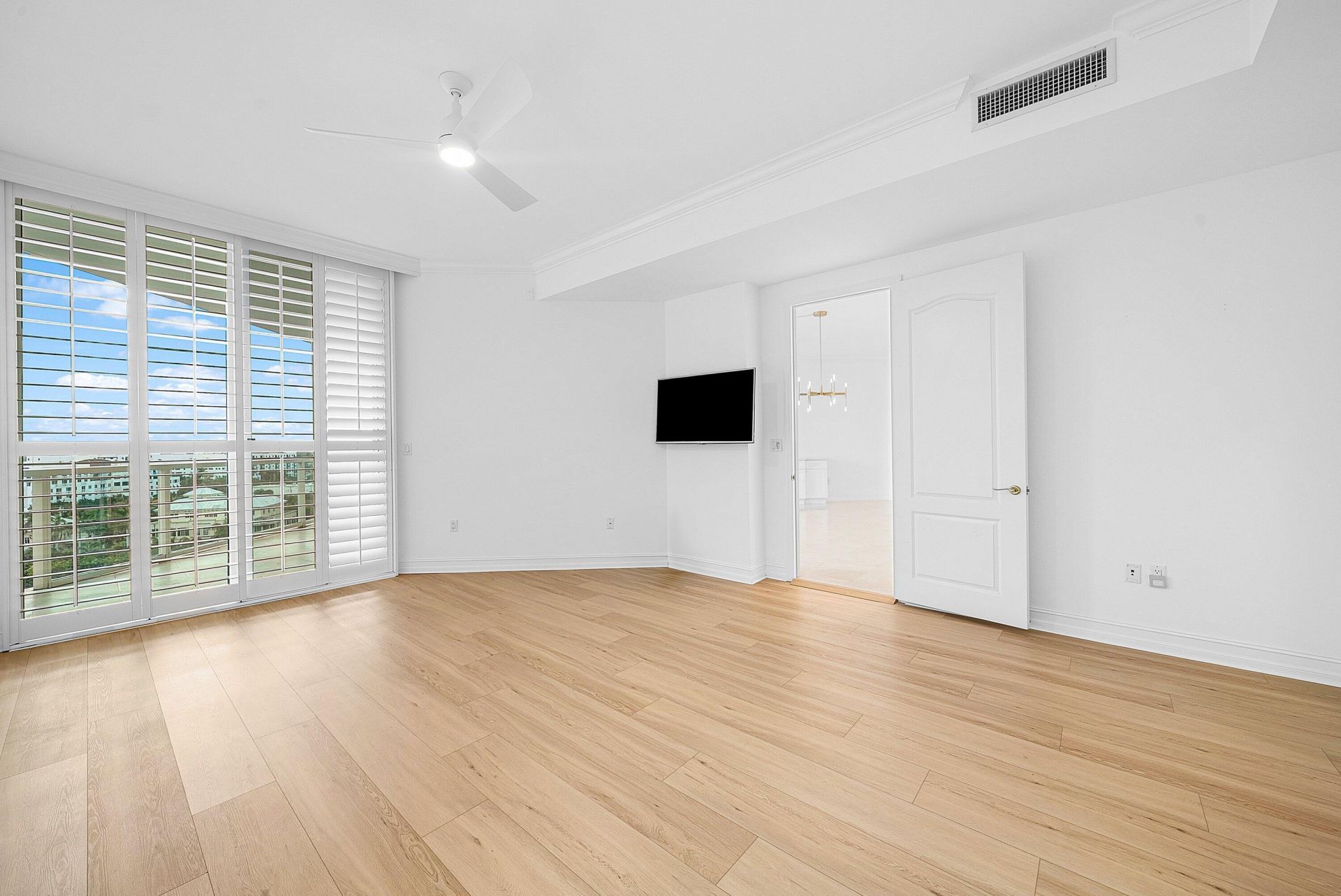 550 SE Mizner Boulevard, Unit B906, Boca Raton, FL 33432 Photo