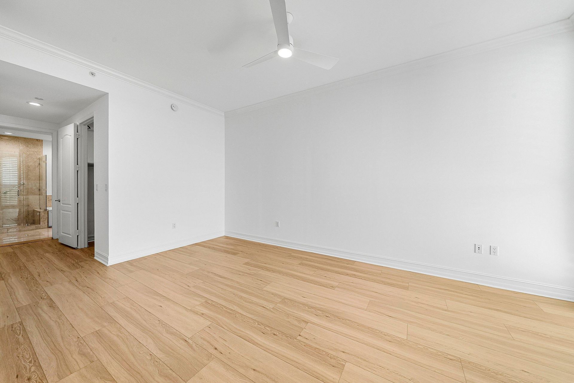 550 SE Mizner Boulevard, Unit B906, Boca Raton, FL 33432 Photo