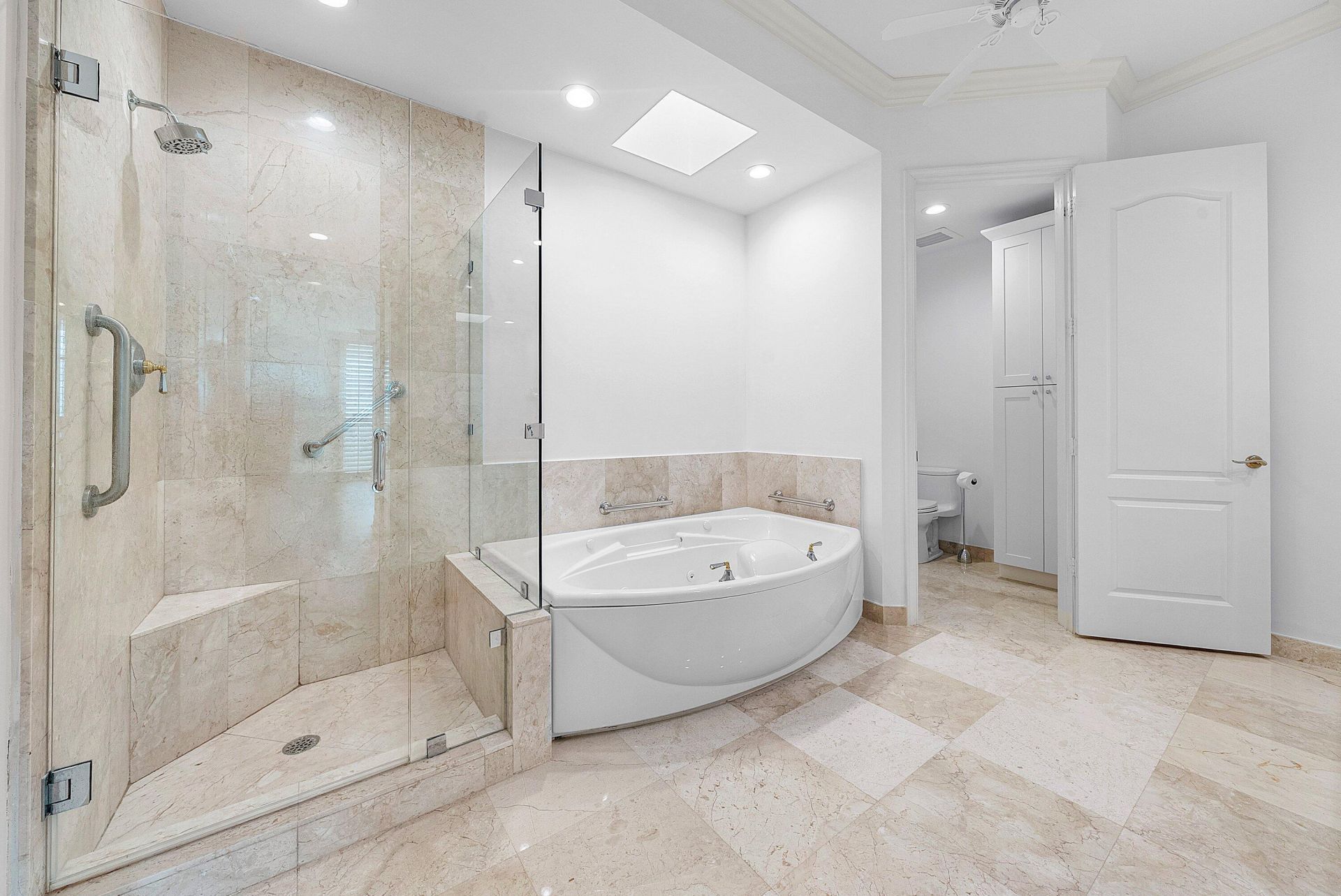 550 SE Mizner Boulevard, Unit B906, Boca Raton, FL 33432 Photo