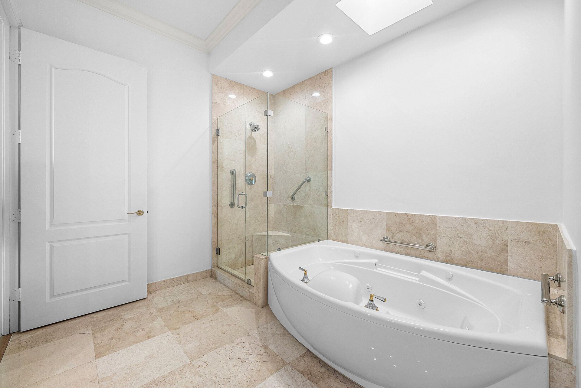 550 SE Mizner Boulevard, Unit B906, Boca Raton, FL 33432 Photo