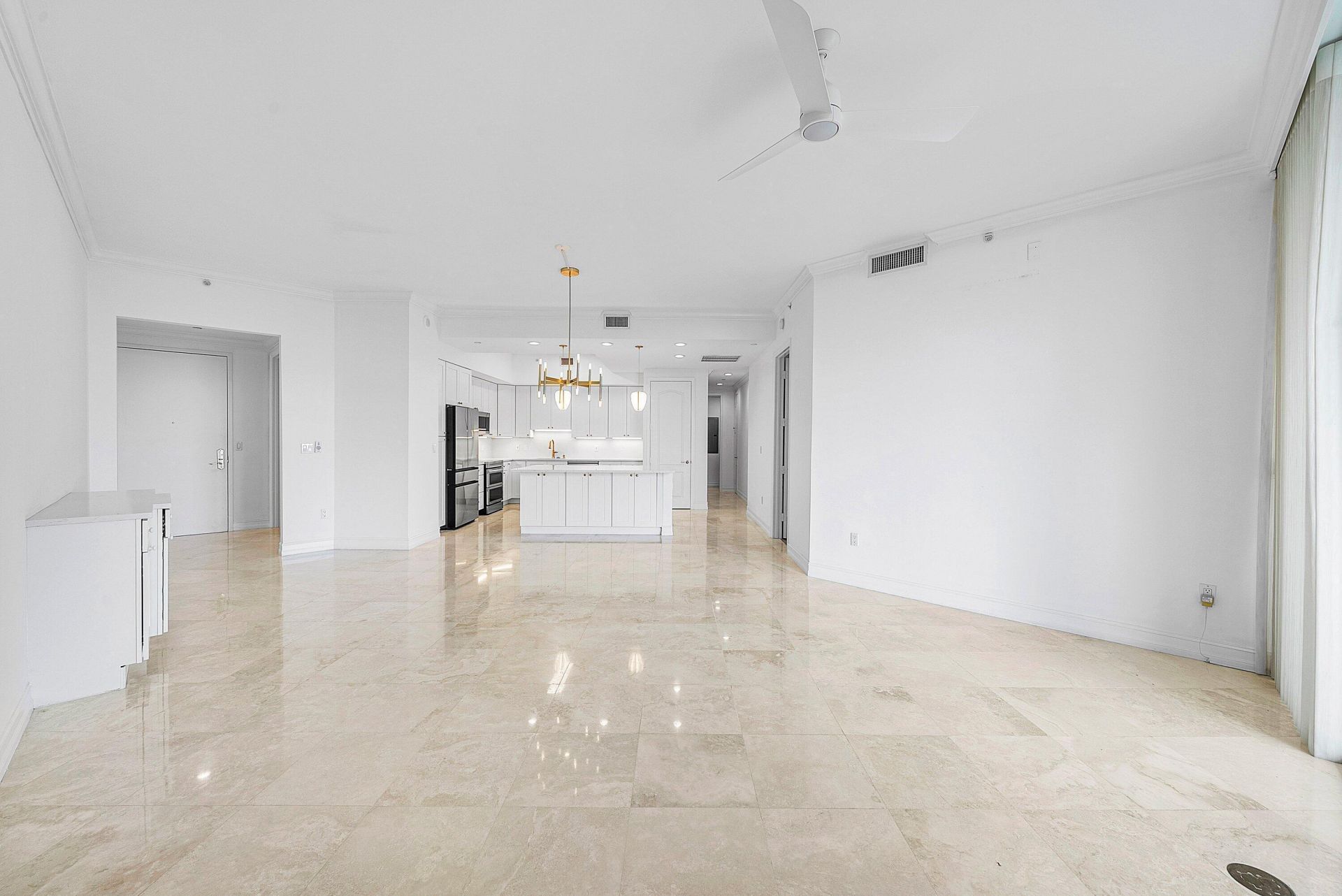 550 SE Mizner Boulevard, Unit B906, Boca Raton, FL 33432 Photo